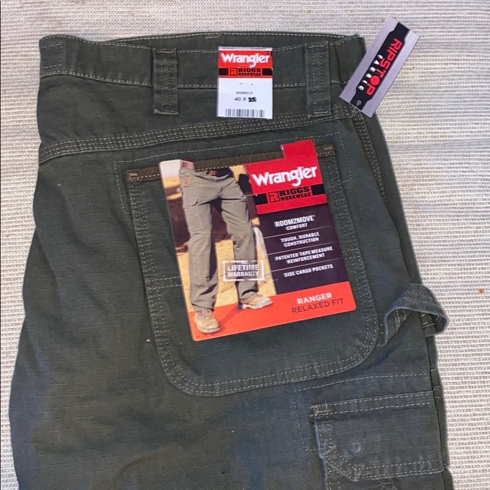 New with tags Wangler Riggs Workwear Men’s Ranger Size 40/30